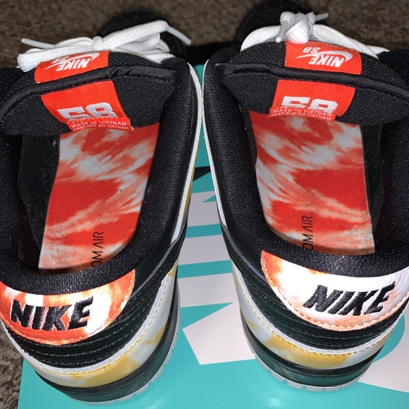NIKE SB Dunk Low Raygun Tie-Dye BLK - Picture 2 of 4